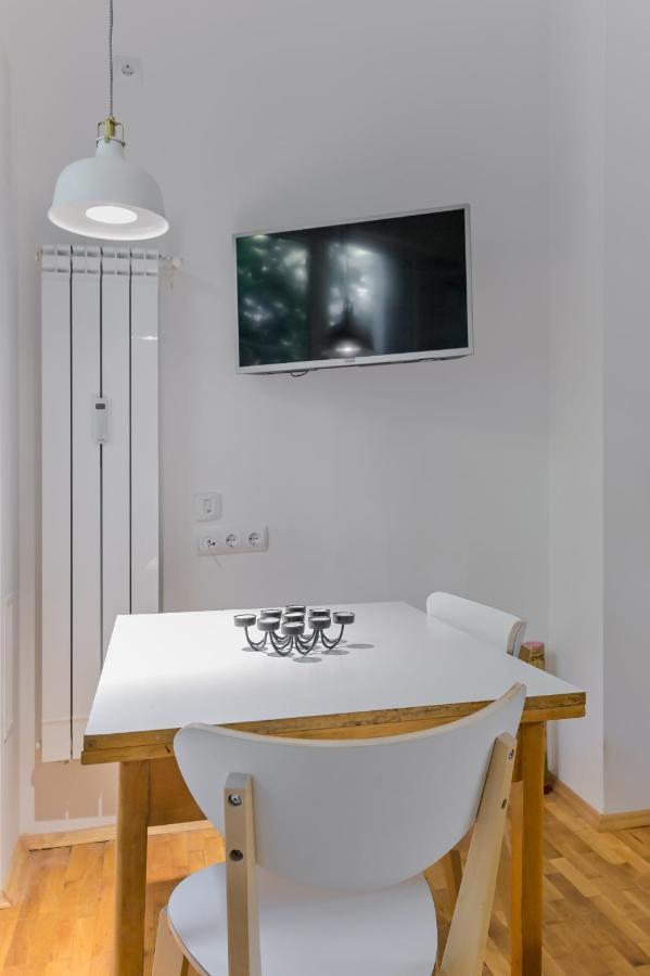 Bright Apartment In The Heart Of The City By Flat Mаnager Софія Екстер'єр фото