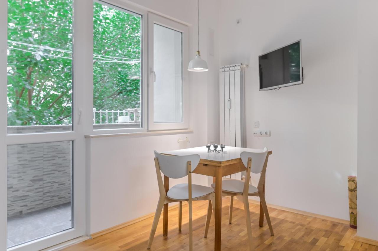 Bright Apartment In The Heart Of The City By Flat Mаnager Софія Екстер'єр фото